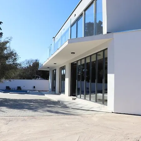 Krk , Modern Sottovento With Pool *
