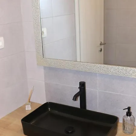 Krk , Modern Sottovento With Pool 别墅 *