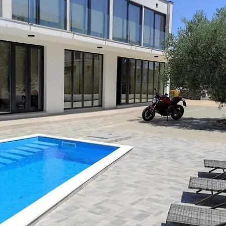 Krk , Modern Sottovento With Pool *